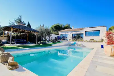 Image de Superbe villa contemporaine avec piscine privée