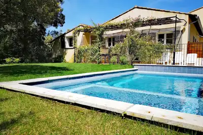 Image de Maison de campagne au bord de la Via Venaissia