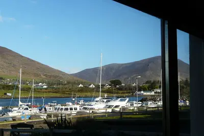 Image de The House On The Marina emplacement calme vue imprenable sur le Wild Atlantic Way.