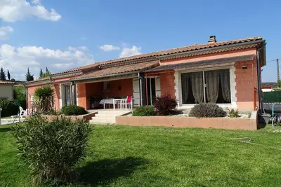 Image de Villa Soleil de plain pied avec piscine8\/4 au sel, sécurisée et terrain clôturé