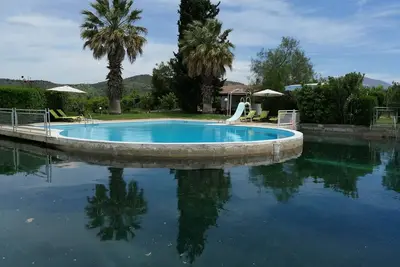 Image de Orange Grove Villa (piscine + court de tennis)