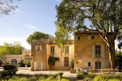 Image de Saint Rémy de Provence à 8 Km, très belle maison provençale - Piscine - A/C