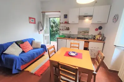 Image de dans le centre historique d'Agropoli sur la mer, avec jardin