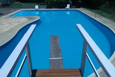 Image de Ferme spacieuse avec grande piscine