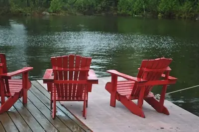 Image de Lac Temagami Cottage / Lakeshore Suite Location de vacances Ă la Temagami Bighouse
