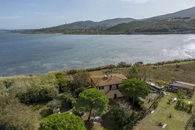 Image de City / Village Apartment à Orbetello avec 4 chambres à coucher, 7 couchages