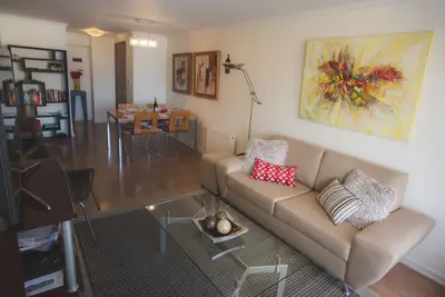 Image de Santiago De Chile Centre-ville moderne 2br 2 Ba, A / C, W / D, Vues sur le balcon, Emplacement! ! !