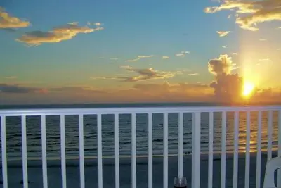 Image de Sea Breeze Gulf Front Condo Vue imprenable sur la plage et le balcon