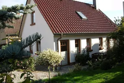 Image de maison de vacances soignée et soignée dans un endroit calme, wifi, terrasse