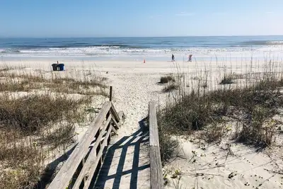Image de * Nouvelle Liste * Goin Coastal Beach House, 3/2, 10 personnes, 3 min à pied de la plage