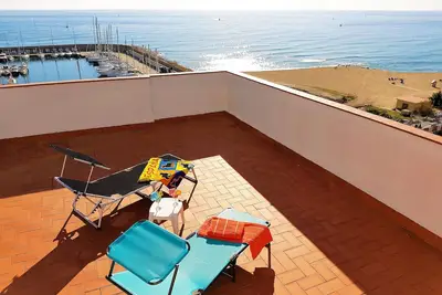 Image de Marina Port & Beach appartement, vue sur la mer, plage, terrasse collective, Tv