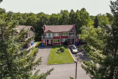 Image de Chalet au Mont Ste-Anne, Spa, près de Québec et Le Massif