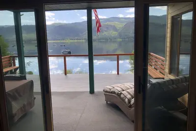 Image de Sur le lac Vallecito dans le magnifique comté de San Juan à une altitude de 7 700 pieds