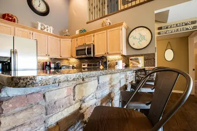 Image de Condo Ledges 4br - Dernier étage en seulement 4 étapes! Plage, quais pour bateaux, piscines, Wi-Fi!