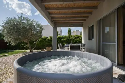 Image de Villa Mi Alma - Superbe villa, à 150 m de la plage, piscine, jacuzzi, barbecue, etc.