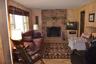 Image de Belle maison au bord du lac avec un excellent emplacement