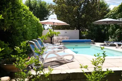 Image de Location vacances maison piscine Mouries Ls1-308