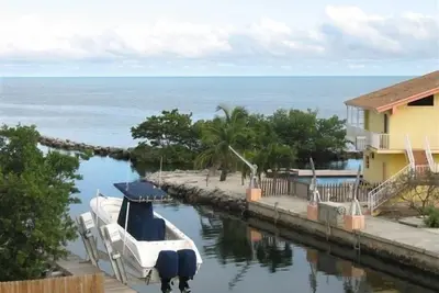 CLÉ De Noix De Coco Coupe De Ciel Avec Piscine PRIVÉE