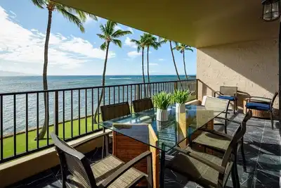 Image de Condo de luxe en bord de mer: entièrement rénové en 2019: jusqu'à 9 personnes