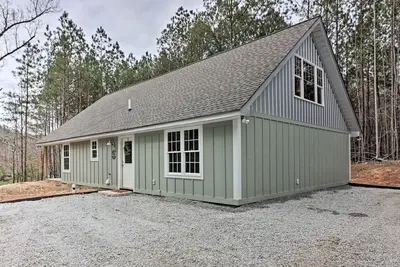 Image de Nouveau! Cabine Heflin chic avec vue sur l'étang et loft de jeux