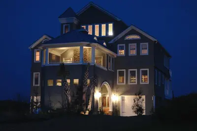 Image de 2020 Maintenant Ouvert Oceanfront! + Master Spa Suite + Grande piscine + Cheminées + Plage