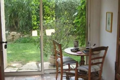 Image de joli studio de charme avec jardin privatif