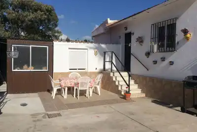 Image de Appartement Dans le parc de notre villa isolée avec piscine privée.