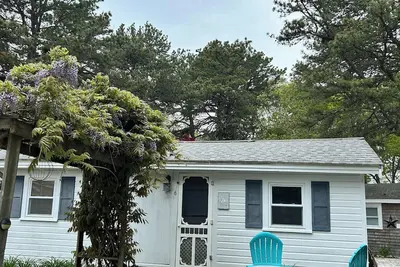Image de 6-Niché dans les pins au coeur de Cape Cod
