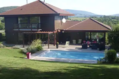 Image de Maison familiale 8 personnes avec piscine.