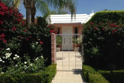 Image de Luxe, milieu du siècle moderne et vues imprenables dans le désert de South Palm