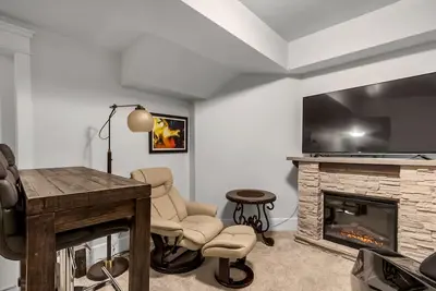 Image de Compact Luxury ~ Nouvelle maison magnifique dans le beau quartier du centre-ville