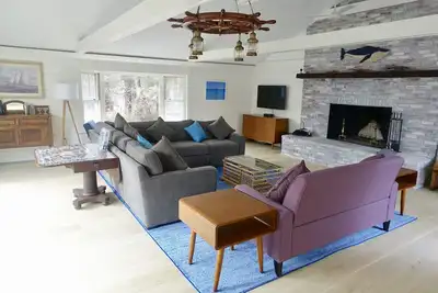 Image de Dennis North moderne 4 chambres Ă coucher Dennis Beach House