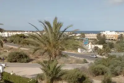 Image de Appartement avec 1 chambres en rez de chaussée avec terrasse, A \/ C et piscine nº1 1