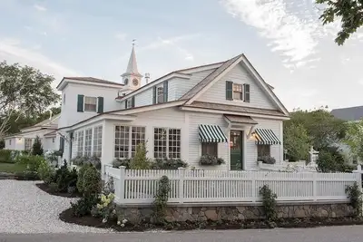 Image de Desinger 3 Bedroom 3. 5 Bathroom Luxury Home