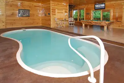 Image de Bearly Wet: Piscine intérieure, vue imprenable sur la montagne! Top Amenities, Premier +, proche de toutes les attractions