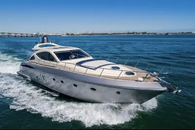 Image de Location bateau, Sunsekeer Manhatan 70 pieds, 4 heures min, 6 heures max
