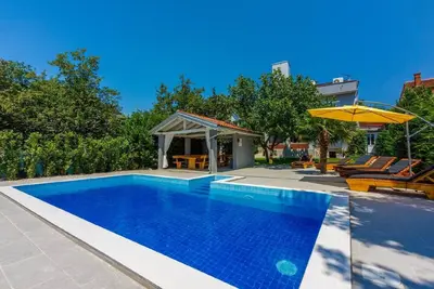 Image de Maison de vacances Jadranovo pour 2 - 14 personnes avec 5 chambres à coucher - Maison de vacances