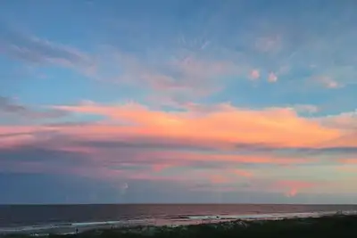 Image de Vacances en bord de mer - à quelques pas de l'océan avec balcon privé