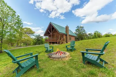 Image de Nouvelle cabine avec salle de théâtre, bar, table de billard, jeu d'arcade, balançoire et foyer