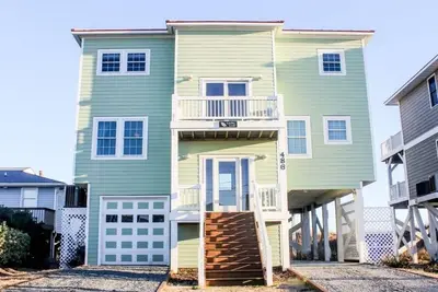 Image de * Belle maison en bord de mer avec vue imprenable sur l'océan! *Ascenseur*