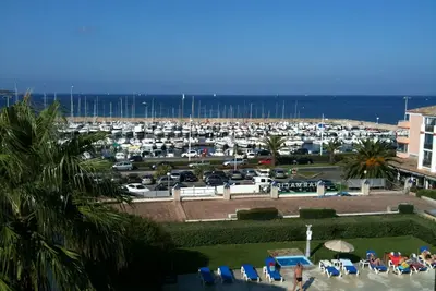 Image de T 3 pleine vue mer, piscine, parking, dans le domaine de la Coudoulière.