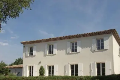 Image de Merveilleuse Bastide à proximité bord de mer dans domaine privé et sécurisé