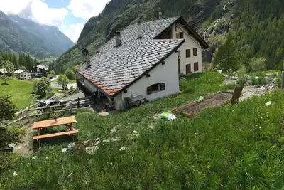 Image de Chalet enchanteur sur les pistes de ski