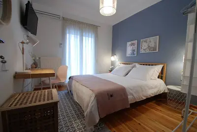 Image de Grand appartement ensoleillé et moderne entièrement rénové, à côté d'Agia Sofia