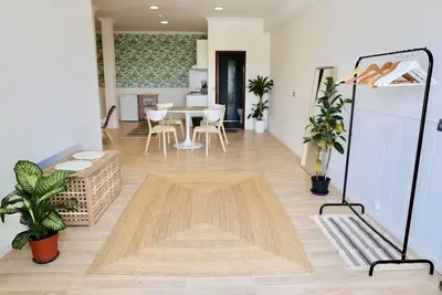 Image de Un refuge spacieux et moderne pour les surfeurs