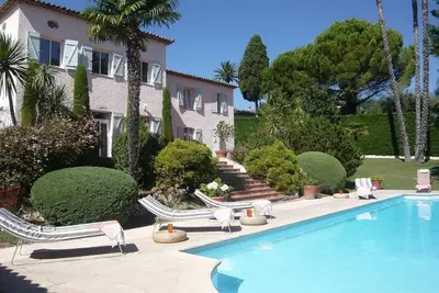 Image de Villa familiale spacieuse - piscine-court de tennis-vue fantastique sur St-Paul De Vence