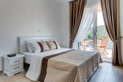 Image de Studio Vue Mer Avec Terrasse Et Parking Gratuit