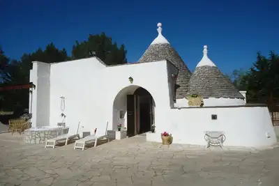 Image de . . . trullo de paradis. . . avec piscine
