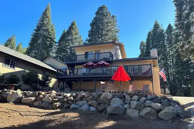 Image de Lac Almanor Maison de vacances - 6 couchages, country club, grand terrain, vue sur le lac, le golf
