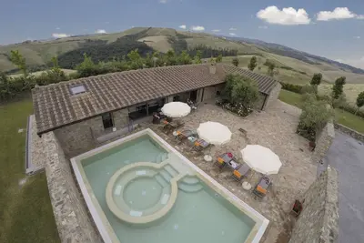 Image de Exclusive villa de 3 chambres près de Montaione. Piscine, A / C, Wi-Fi!